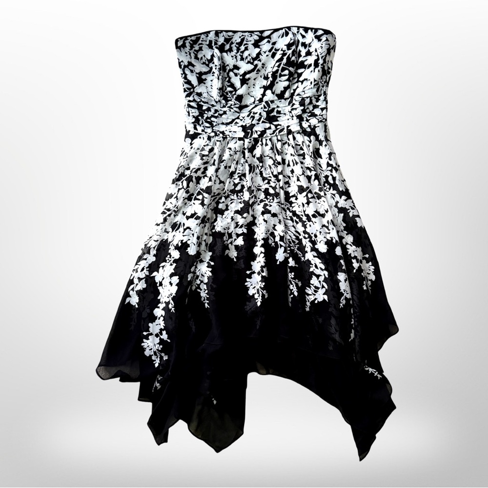 White House Black Market Strapless Dress